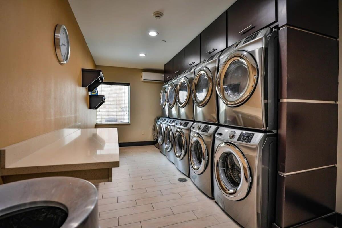 Apartamento Free Parking Free Wifi With Kitchen Washer Dryer Relux Studio Group 2 Houston Exterior foto