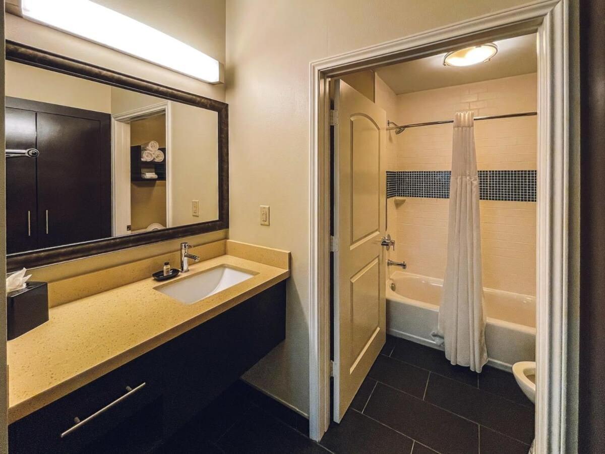 Apartamento Free Parking Free Wifi With Kitchen Washer Dryer Relux Studio Group 2 Houston Exterior foto